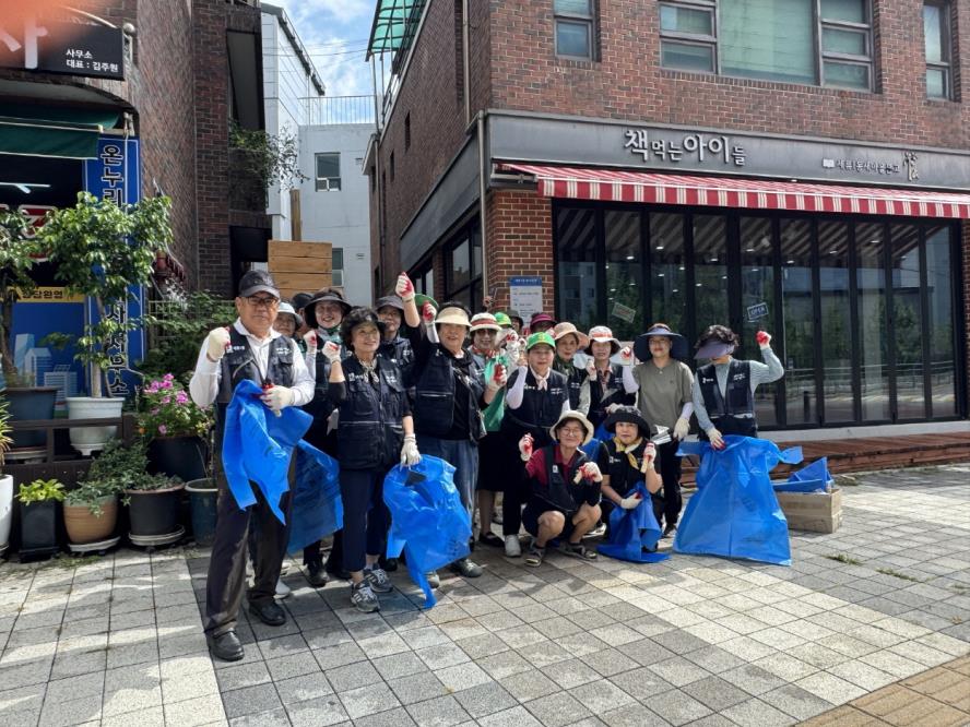 수원시 권선구 세류1동, 주요 도로변·골목길 제초작업 실시